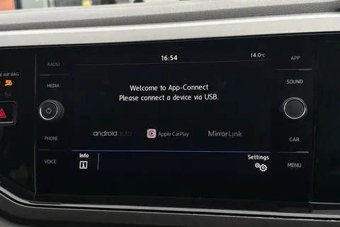 35 of 39 for Volkswagen Polo 1.0 SE Euro 6 (s/s) 5dr