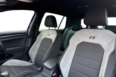 DU65UFZ Volkswagen Golf 2.0 TSI R 5dr DSG | Adaptive cruise control | Parking Sensors Thumbnail #16