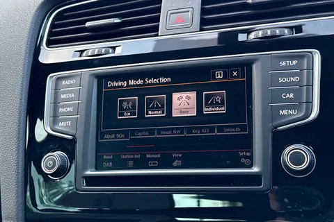 DU65UFZ Volkswagen Golf 2.0 TSI R 5dr DSG | Adaptive cruise control | Parking Sensors Thumbnail #28