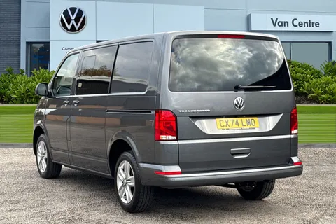 CX74LMO Volkswagen Transporter 2.0 TDI 150 Highline Kombi Van Thumbnail #3