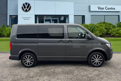 YS22ESY Volkswagen Transporter Shuttle 2.0 TDI 110PS S Minibus Thumbnail #4