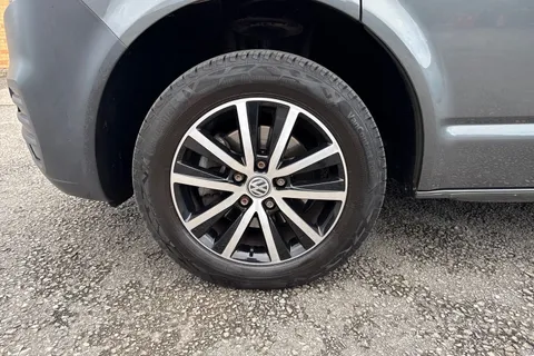 YS22ESY Volkswagen Transporter Shuttle 2.0 TDI 110PS S Minibus Thumbnail #10