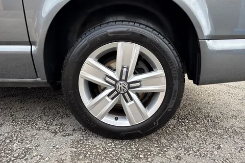 CX74LMO Volkswagen Transporter 2.0 TDI 150 Highline Kombi Van Thumbnail #11