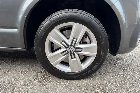 CX74LMO Volkswagen Transporter 2.0 TDI 150 Highline Kombi Van Thumbnail #13