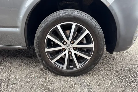 YS22ESY Volkswagen Transporter Shuttle 2.0 TDI 110PS S Minibus Thumbnail #13