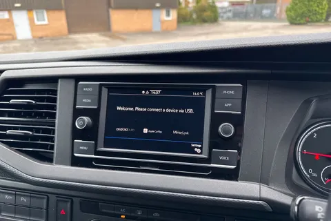 YS22ESY Volkswagen Transporter Shuttle 2.0 TDI 110PS S Minibus Thumbnail #17