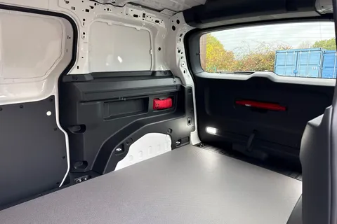 CX75LTN Volkswagen Id. Buzz Cargo Pro 79kWh Commerce Panel Van 5dr Electric Auto (286 ps) Thumbnail #19