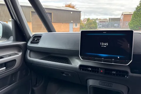 CX75LTN Volkswagen Id. Buzz Cargo Pro 79kWh Commerce Panel Van 5dr Electric Auto (286 ps) Thumbnail #20