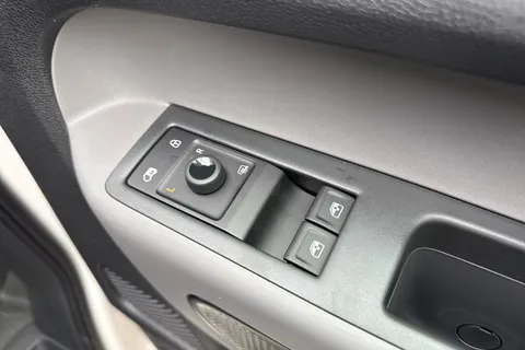 CX75LTN Volkswagen Id. Buzz Cargo Pro 79kWh Commerce Panel Van 5dr Electric Auto (286 ps) Thumbnail #21