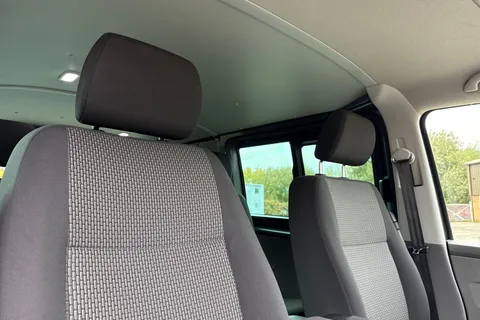 CX74LMO Volkswagen Transporter 2.0 TDI 150 Highline Kombi Van Thumbnail #24