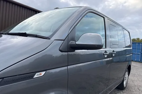 CX74LMO Volkswagen Transporter 2.0 TDI 150 Highline Kombi Van Thumbnail #26