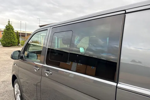 CX74LMO Volkswagen Transporter 2.0 TDI 150 Highline Kombi Van Thumbnail #27