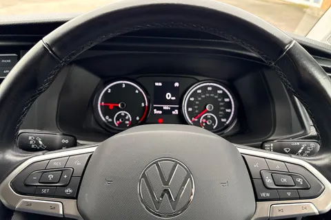 YS22ESY Volkswagen Transporter Shuttle 2.0 TDI 110PS S Minibus Thumbnail #30