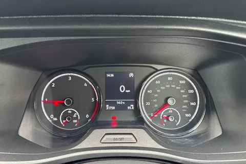 YS22ESY Volkswagen Transporter Shuttle 2.0 TDI 110PS S Minibus Thumbnail #31