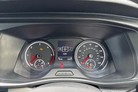 CX74LMO Volkswagen Transporter 2.0 TDI 150 Highline Kombi Van Thumbnail #33