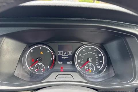 CX74LMO Volkswagen Transporter 2.0 TDI 150 Highline Kombi Van Thumbnail #34