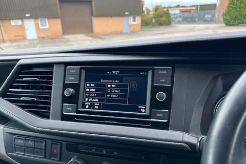 YS22ESY Volkswagen Transporter Shuttle 2.0 TDI 110PS S Minibus Thumbnail #37