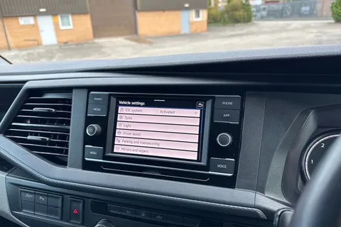 CX74LMO Volkswagen Transporter 2.0 TDI 150 Highline Kombi Van Thumbnail #39