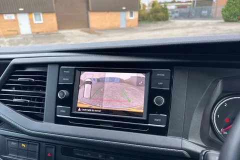 CX74LMO Volkswagen Transporter 2.0 TDI 150 Highline Kombi Van Thumbnail #41