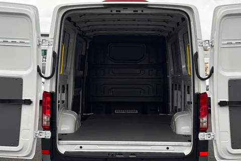BJ75NXY Volkswagen Crafter 2.0 TDI 163PS HDE Commerce Plus Low Roof Van Auto Thumbnail #7