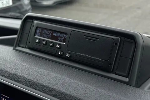 BJ75NXY Volkswagen Crafter 2.0 TDI 163PS HDE Commerce Plus Low Roof Van Auto Thumbnail #54