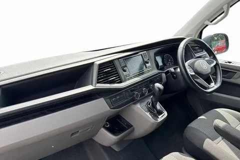 CX24NVD Volkswagen Transporter 2.0 TDI 150 Highline Van DSG Thumbnail #2