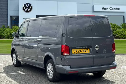 CX24NVD Volkswagen Transporter 2.0 TDI 150 Highline Van DSG Thumbnail #3