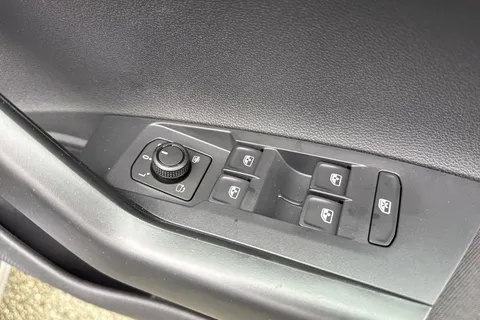  Volkswagen Taigo 1.0 TSI Life Euro 6 (s/s) 5dr Thumbnail #21