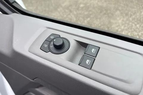 CX25LXT Volkswagen Transporter 2.0 TDI 110 Commerce Plus Van Thumbnail #21