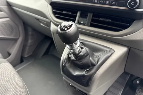 CX25LXT Volkswagen Transporter 2.0 TDI 110 Commerce Plus Van Thumbnail #23