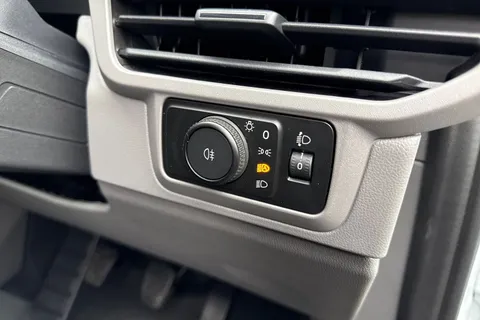 CX25LXT Volkswagen Transporter 2.0 TDI 110 Commerce Plus Van Thumbnail #31