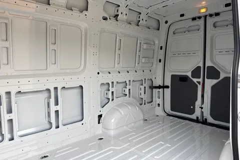 CX75KDO Volkswagen Crafter 2.0 TDI 140PS Commerce High Roof Van Thumbnail #19