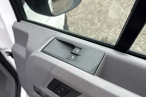 CX75KDO Volkswagen Crafter 2.0 TDI 140PS Commerce High Roof Van Thumbnail #21