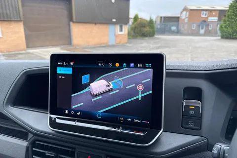 CX75KDO Volkswagen Crafter 2.0 TDI 140PS Commerce High Roof Van Thumbnail #41