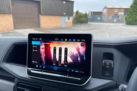 CX75KDO Volkswagen Crafter 2.0 TDI 140PS Commerce High Roof Van Thumbnail #43