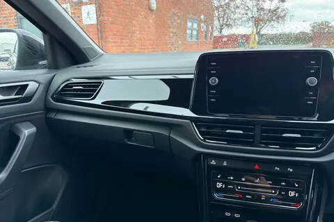  Volkswagen T-Roc 1.5 TSI Black Edition DSG Euro 6 (s/s) 5dr Thumbnail #20