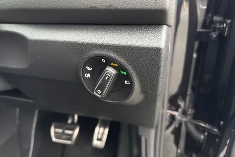  Volkswagen T-Roc 1.5 TSI Black Edition DSG Euro 6 (s/s) 5dr Thumbnail #31