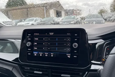  Volkswagen T-Roc 1.5 TSI Black Edition DSG Euro 6 (s/s) 5dr Thumbnail #52