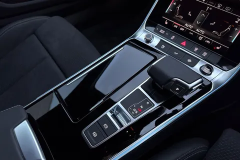 19 of 65 for AUDI A6 40 TDI Quattro Black Edition 5dr S Tronic