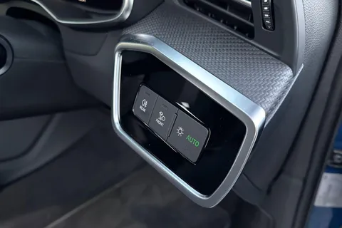 44 of 65 for AUDI A6 40 TDI Quattro Black Edition 5dr S Tronic