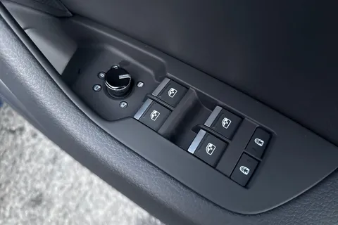 46 of 65 for AUDI A6 40 TDI Quattro Black Edition 5dr S Tronic