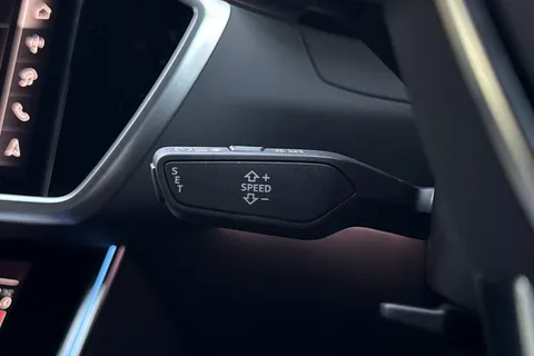 52 of 65 for AUDI A6 40 TDI Quattro Black Edition 5dr S Tronic