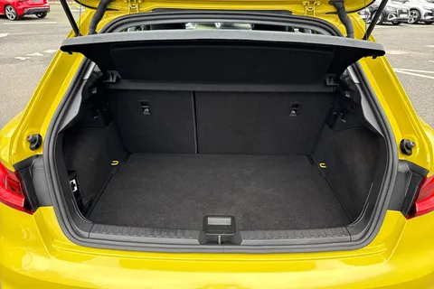 7 of 66 for Audi A1 Technik 25 TFSI 95 PS 5-speed