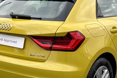 8 of 66 for Audi A1 Technik 25 TFSI 95 PS 5-speed