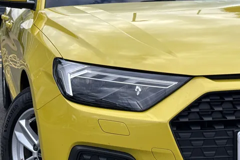 9 of 66 for Audi A1 Technik 25 TFSI 95 PS 5-speed