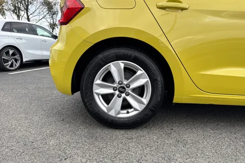 12 of 66 for Audi A1 Technik 25 TFSI 95 PS 5-speed