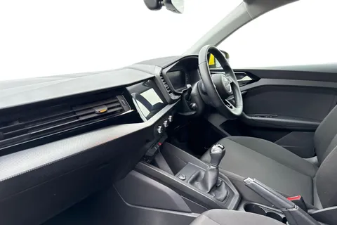 15 of 66 for Audi A1 Technik 25 TFSI 95 PS 5-speed