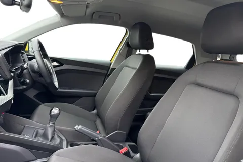 16 of 66 for Audi A1 Technik 25 TFSI 95 PS 5-speed