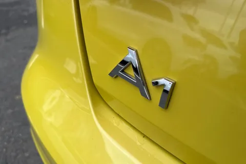 31 of 66 for Audi A1 Technik 25 TFSI 95 PS 5-speed