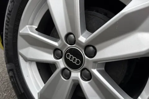 33 of 66 for Audi A1 Technik 25 TFSI 95 PS 5-speed
